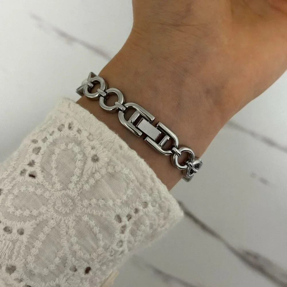 Sku:0170 Retro silver mini watch bracelet with white pearls + in a gift‎ box